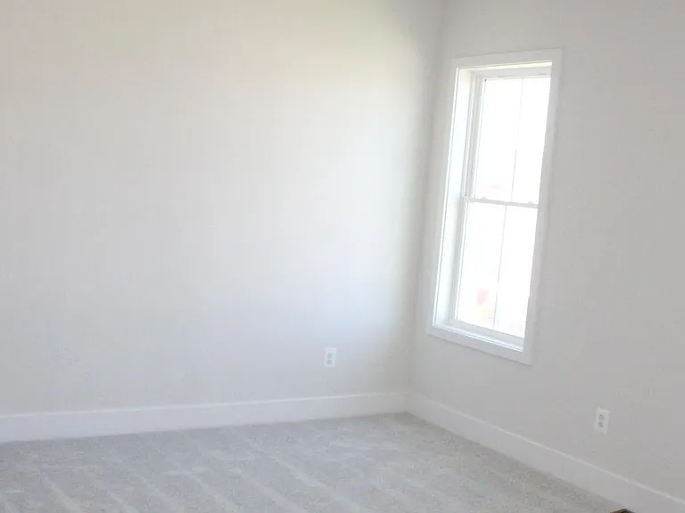 139 Heyford Dr — Photo 12