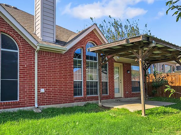 4th image of 3002 Saint Amanda Dr