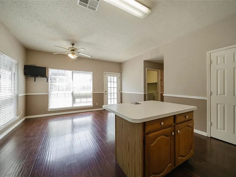 1804 Chattham Ct — Photo 31