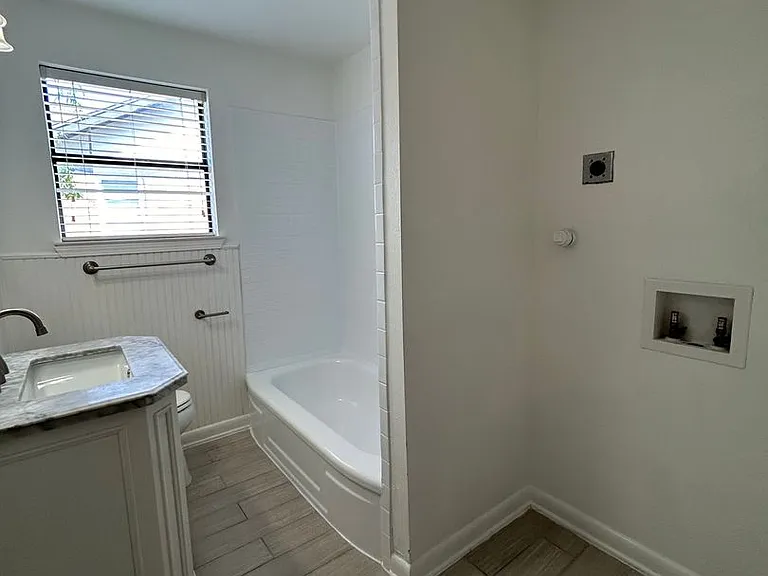Enfield Heights — Photo 19