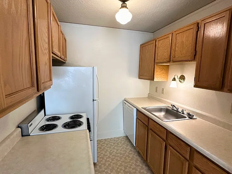 5 S Cedar St #405 — Photo 4