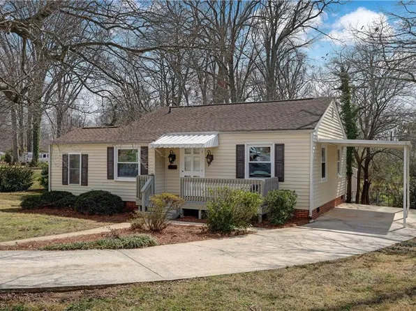 2735 Robin Hood Dr, Greensboro, NC 27408