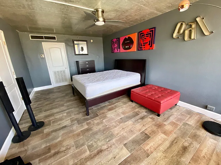 151 E Washington St #610 — Photo 9
