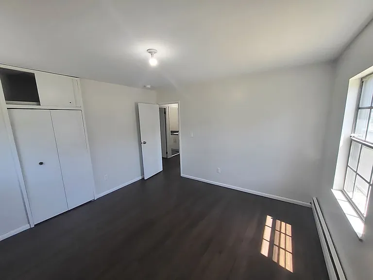 17 Hickory St — Photo 8