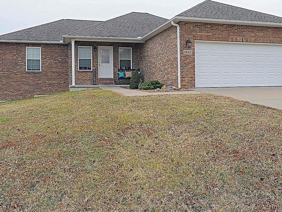 1st image of 1601 Columbia Dr
