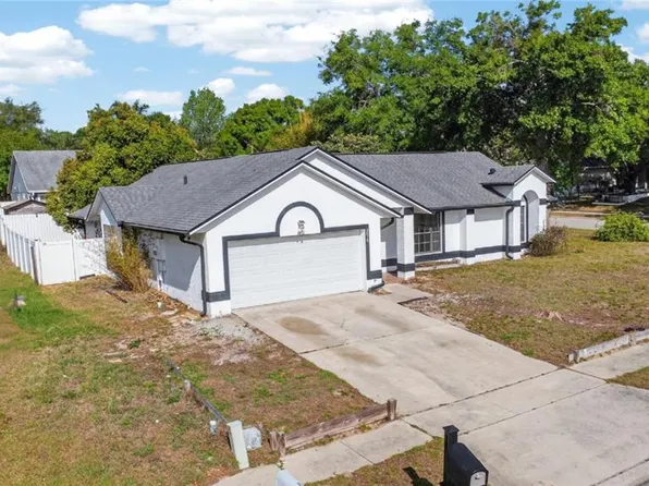 2075 Hedgerow Cir, Ocoee, FL 34761