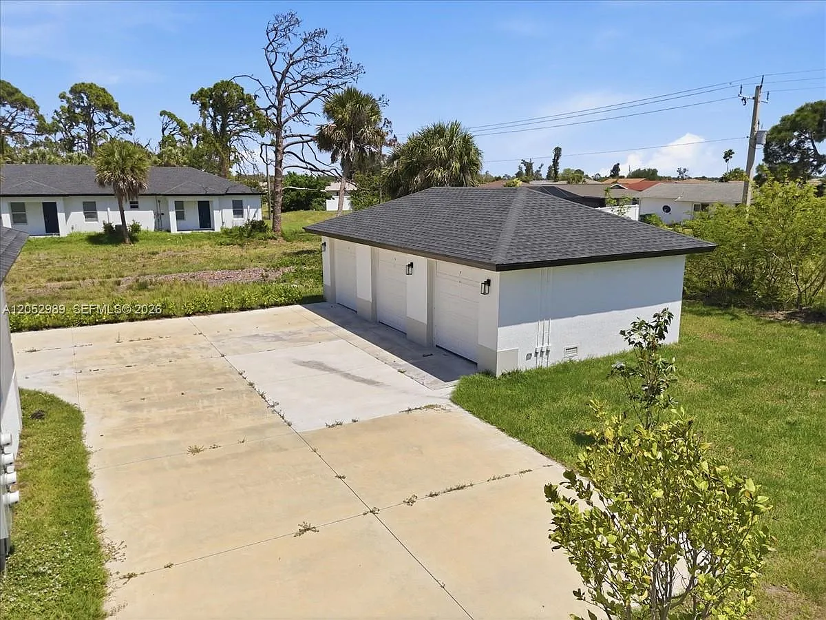 3 bed, 2.0 bath, $1,550 — Photo 2