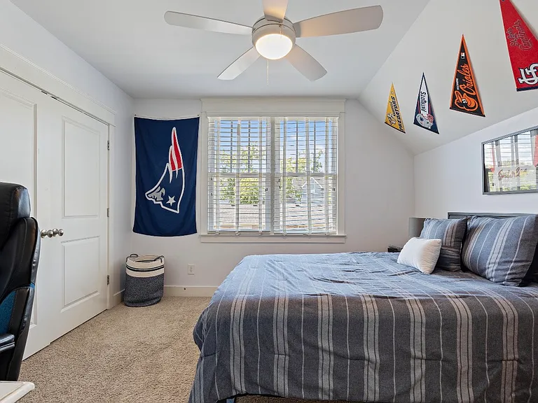 1109 Lawrence Ave — Photo 23