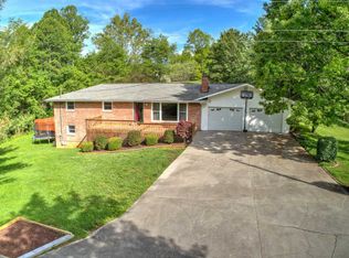 302 Post Oak Dr, Kingsport, TN 37663