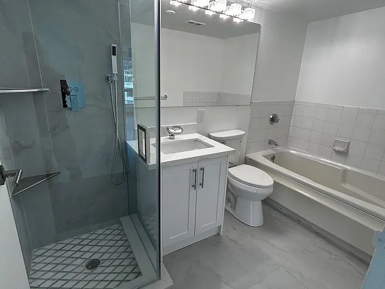 10 Yonge St #507 — Photo 13