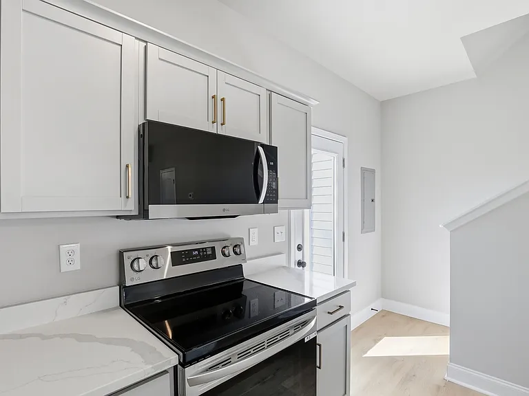 107 Virginia Ave — Photo 6