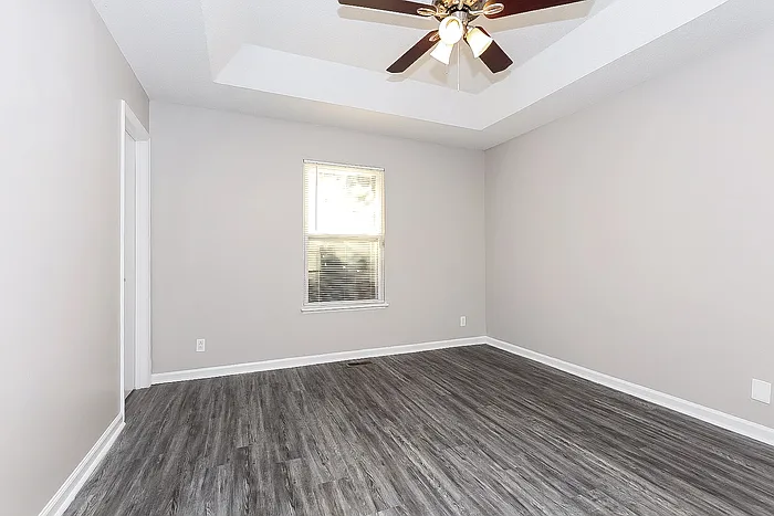 573 Brady Dr — Photo 8