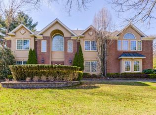16 Sunrise Cir, Holmdel, NJ 07733