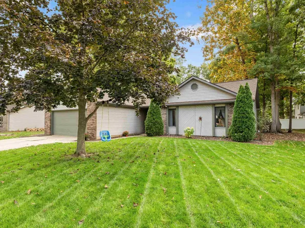 7212 Wood Meadows Ln, Fort Wayne, IN 46835