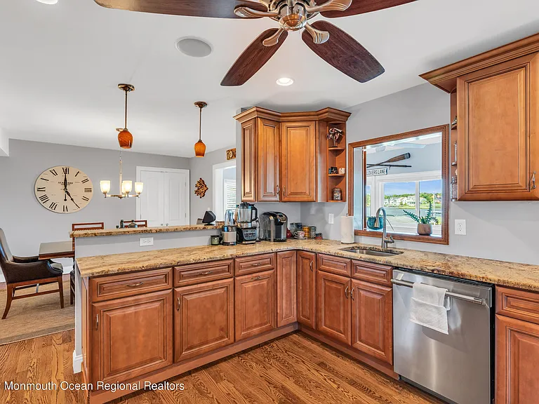 1613 Northstream Pkwy — Photo 3