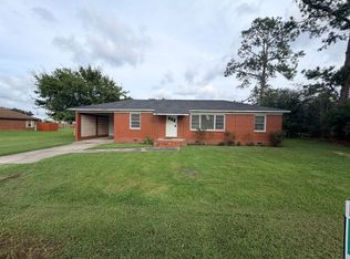 609 S College St, Hahira, GA 31632