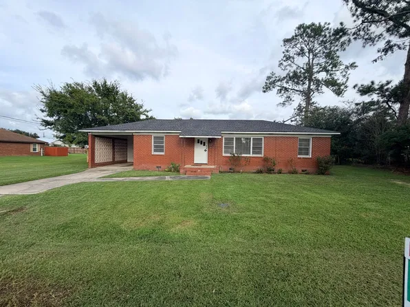 609 S College St, Hahira, GA 31632