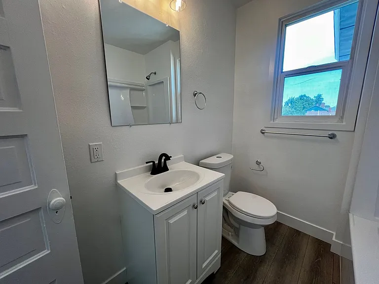929 SE Court Pl — Photo 16