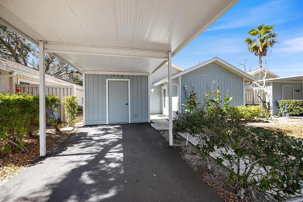 Building Photo - 856 Chatham Dr #856
