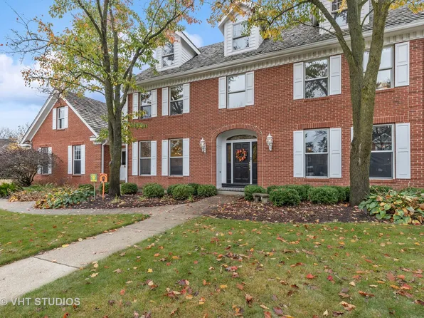 1431 Plumwood Dr, Libertyville, IL 60048