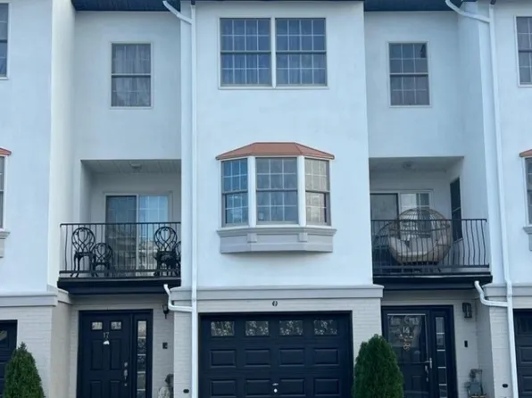 17 Harbor Front Ter, Elizabeth, NJ 07206