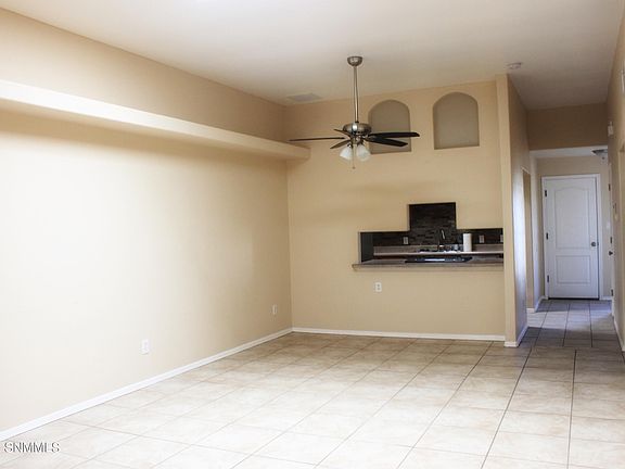 4th image of 871 Chateau Dr