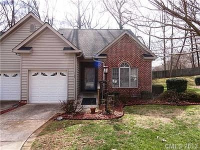 1st image of 1520 Forest Park Dr