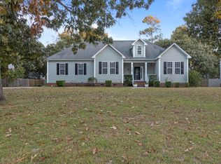 118 Shellbank Dr, Sneads Ferry, NC 28460