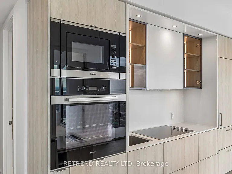 11 Yorkville Ave #5709 — Photo 29