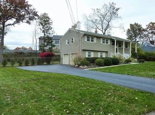 8 Sandra Ln, Wayne, NJ 07470