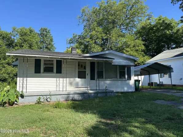 220 N Richardson Avenue, Nashville, NC 27856