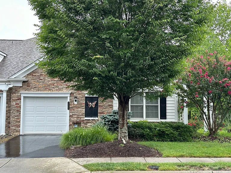 44462 Maltese Falcon Sq — Photo 1