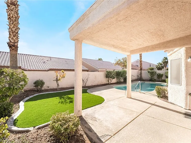 9205 Desert Village Ave — Photo 37