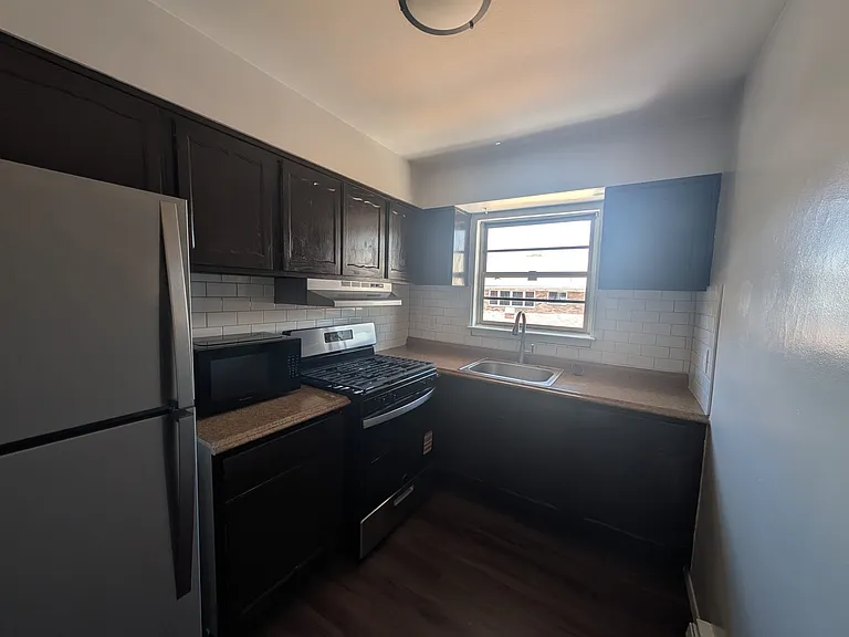 450 Lincoln Ave #C2 — Photo 1