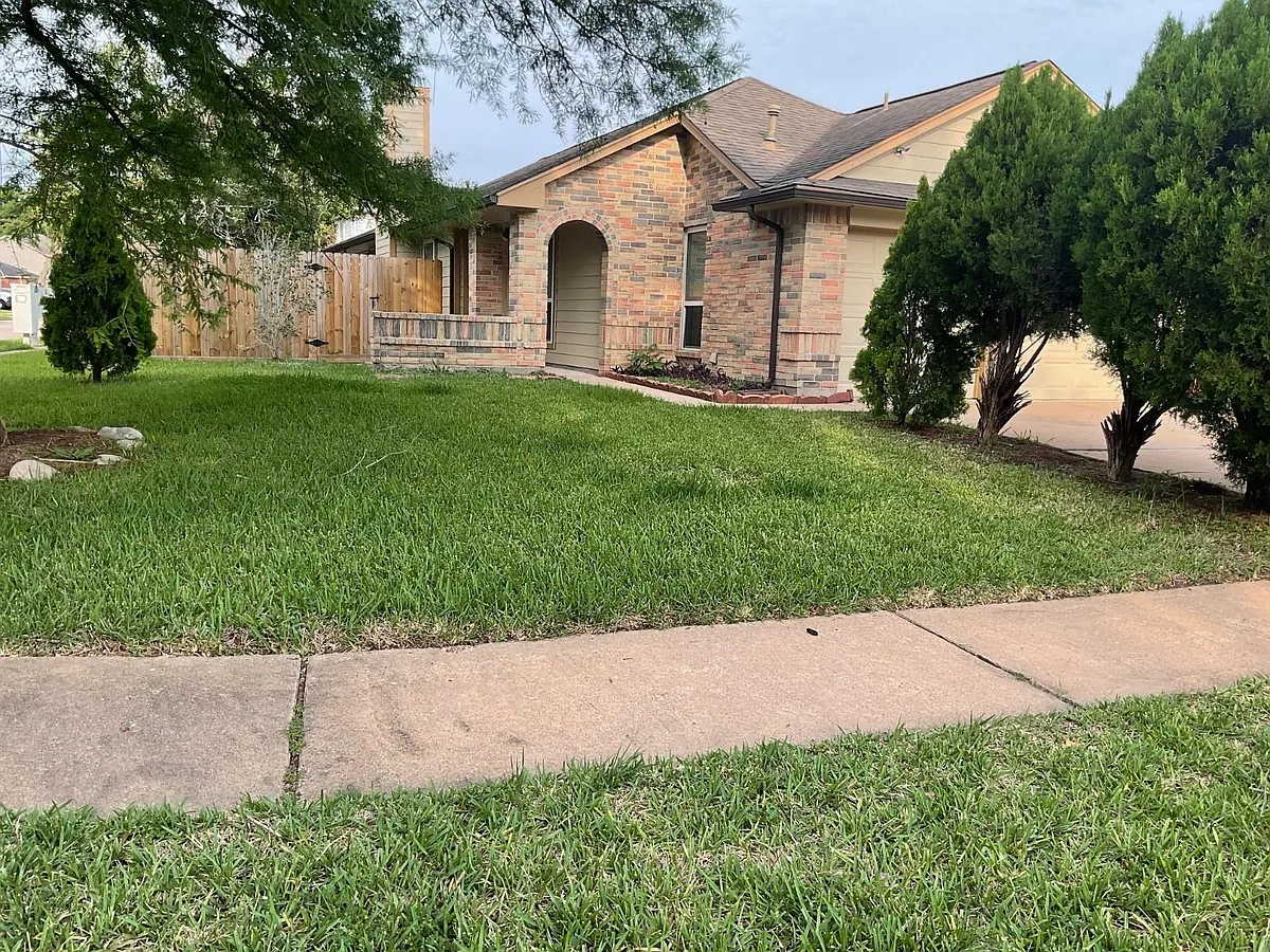 Building Photo - 15642 Scenic Haven Dr