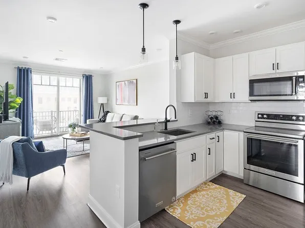 69 Foundry St #404, Wakefield, MA 01880