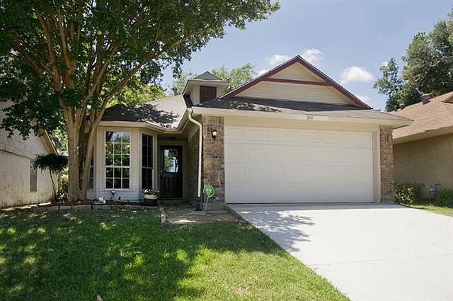 1st image of 5541 Village Green Dr