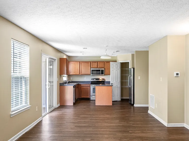 246 Parrott Ct — Photo 5