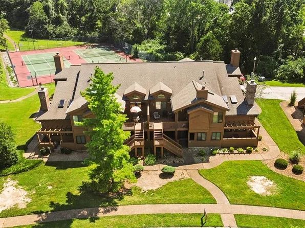 1702 Hemingway Ln Unit D, Saint Charles, MO 63304