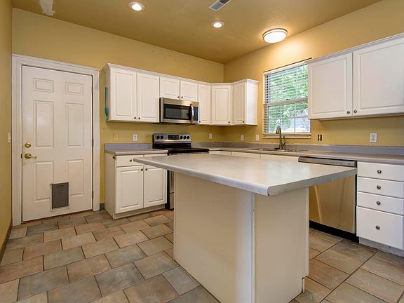 5th image of 505 Thunderbird Drive
