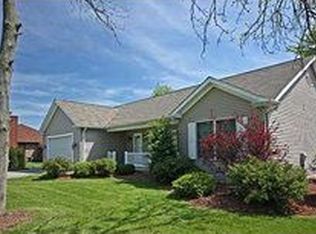 15 Bradfield Dr, East Amherst, NY 14051