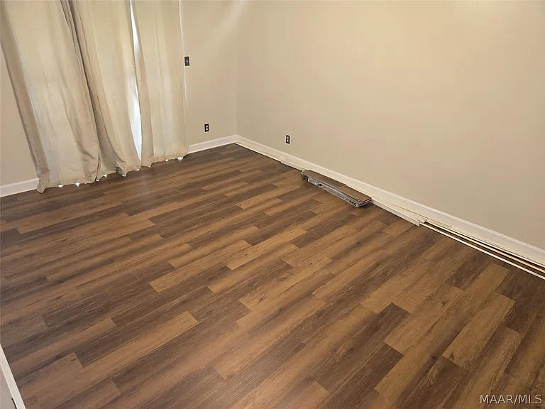 4259 Burtonway Dr — Photo 6