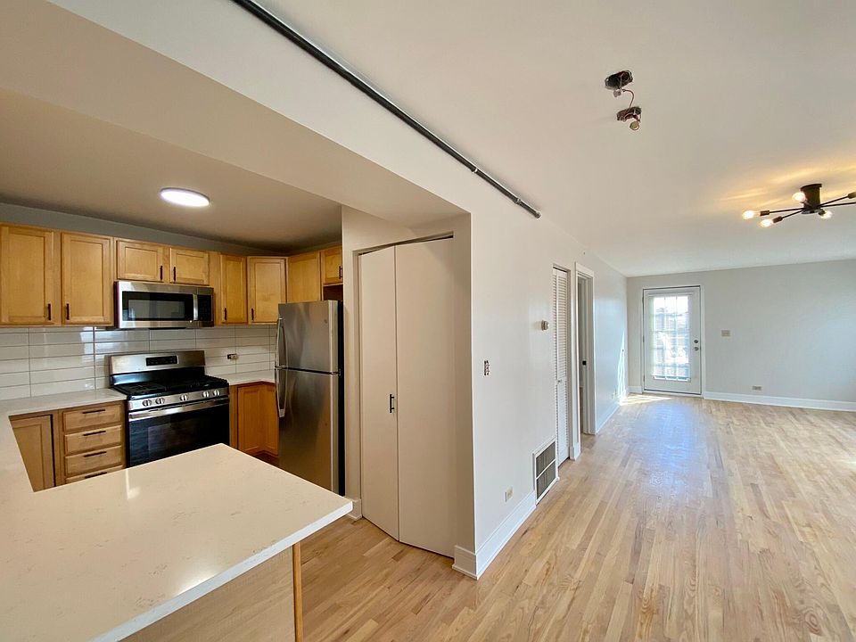 1st image of 1825 W North Ave APT 3B