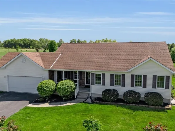921 Girdle Rd, East Aurora, NY 14052