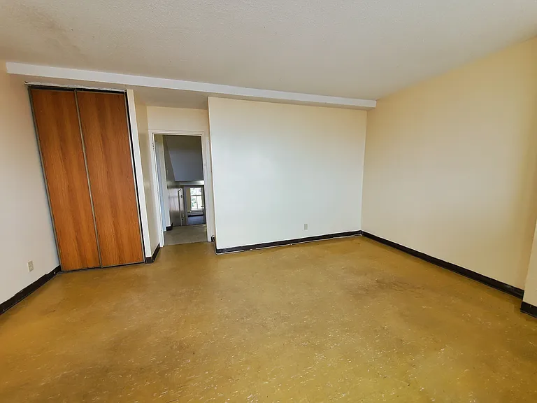 401 Princess St — Photo 28