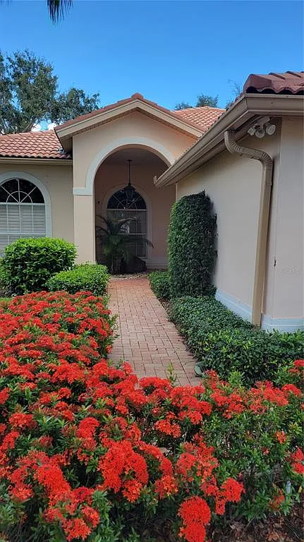3 bed, 2.0 bath, 1782 sqft, $7,000 — Photo 3
