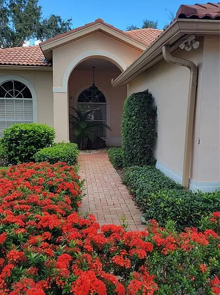 7557 Fairlinks Ct — Photo 3