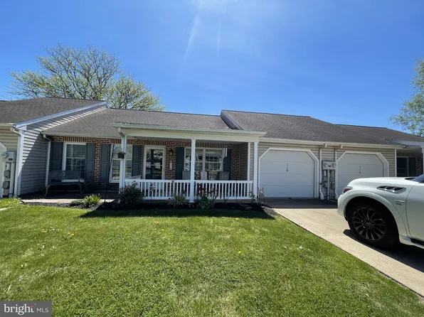 118 Memorial Blvd, Newmanstown, PA 17073