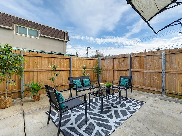 5608 Hillsdale Blvd #C — Photo 45