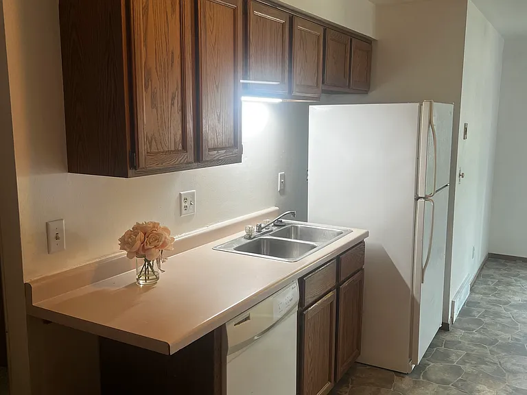 3301 E Canary St — Photo 4